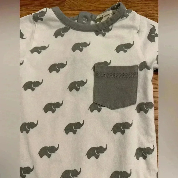 Monica and Andy grey elephant baby long sleeve romper outfit size 0-3 months - Picture 2 of 7